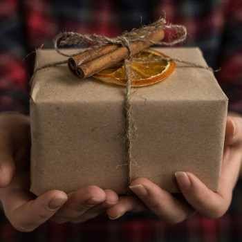 OFFRIR DES COSMÉTIQUES NATURELS : COMMENT NE PAS SE TROMPER