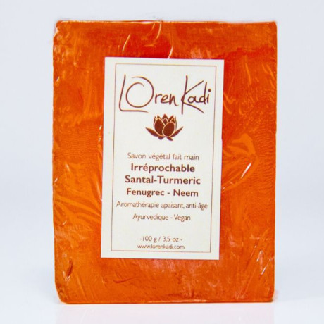 Savon ayurvedique végétal fait main "Irréprochable Santal Turmeric"