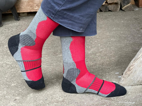 Lynx rouge - mi-chaussettes techniques en coton bio pour hommes et femmes.jpg